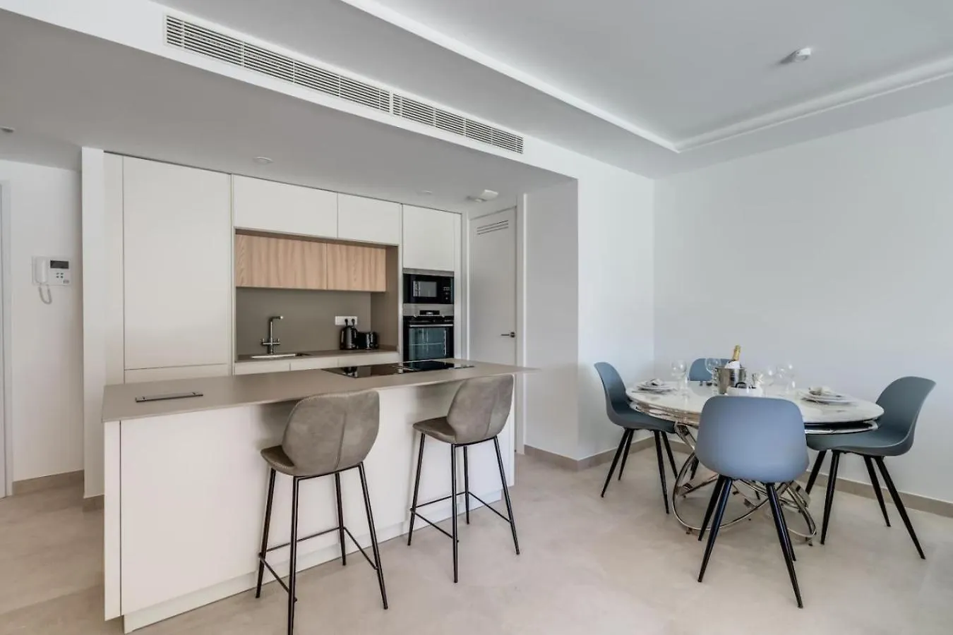 Jade Tower Fuengirola 2Br Perfect Location Apartment